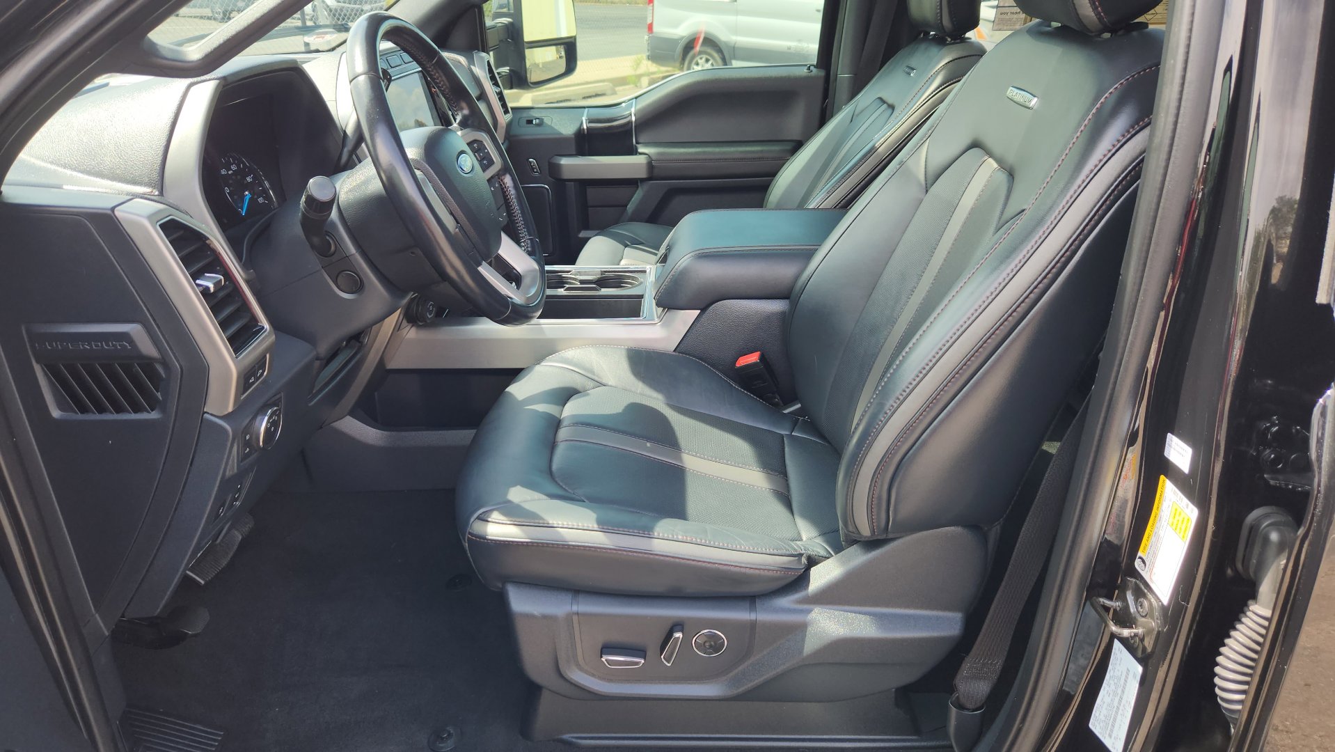 Used 2022 Ford F250 Platinum w/ Tremor Off-Road Package image 24