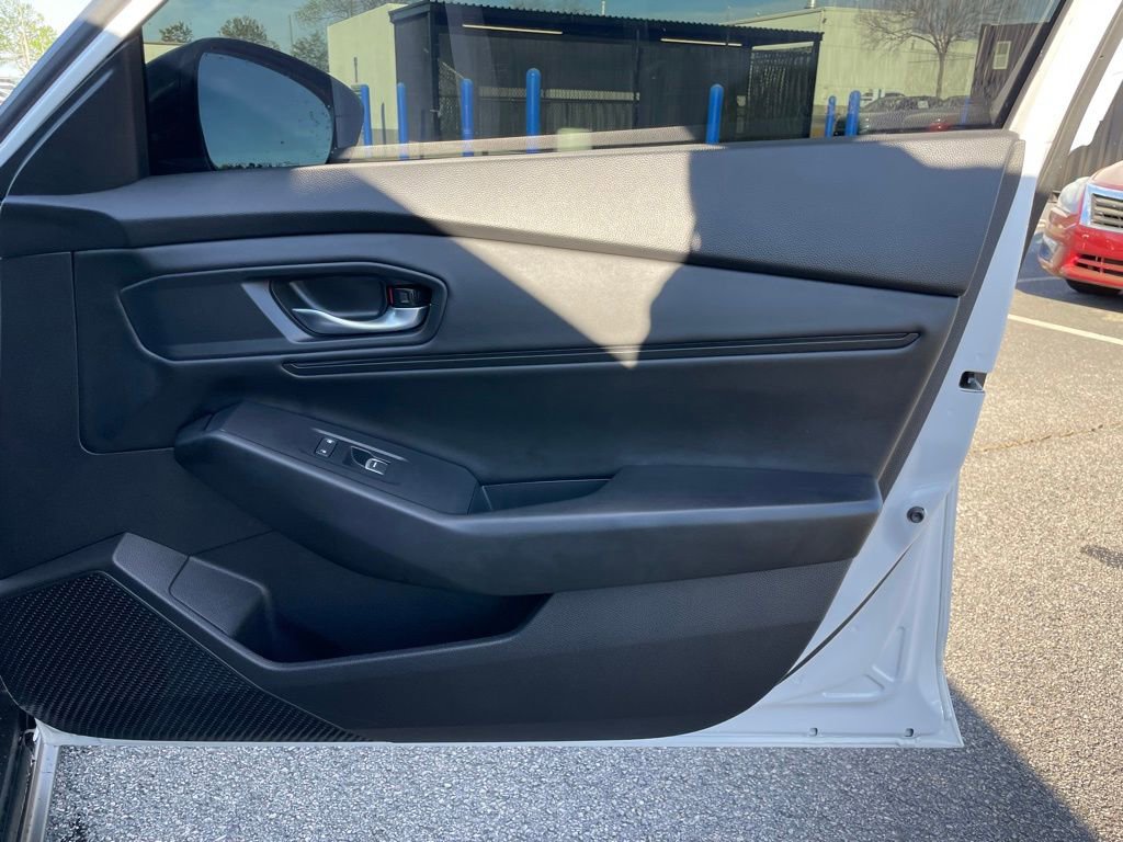 Certified 2025 Honda Accord SE image 29