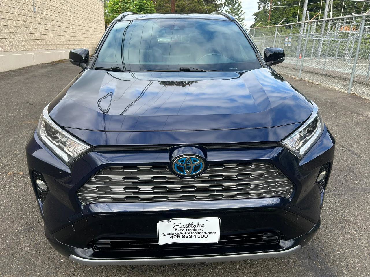 Used 2020 Toyota RAV4 XSE w/ XSE Grade Weather Package AWD/4WD image 2