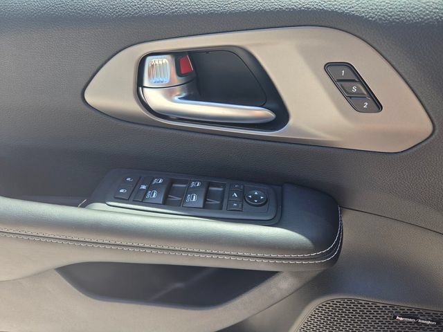 New 2027 Chrysler Pacifica Limited w/ S Appearance Package FWD image 21