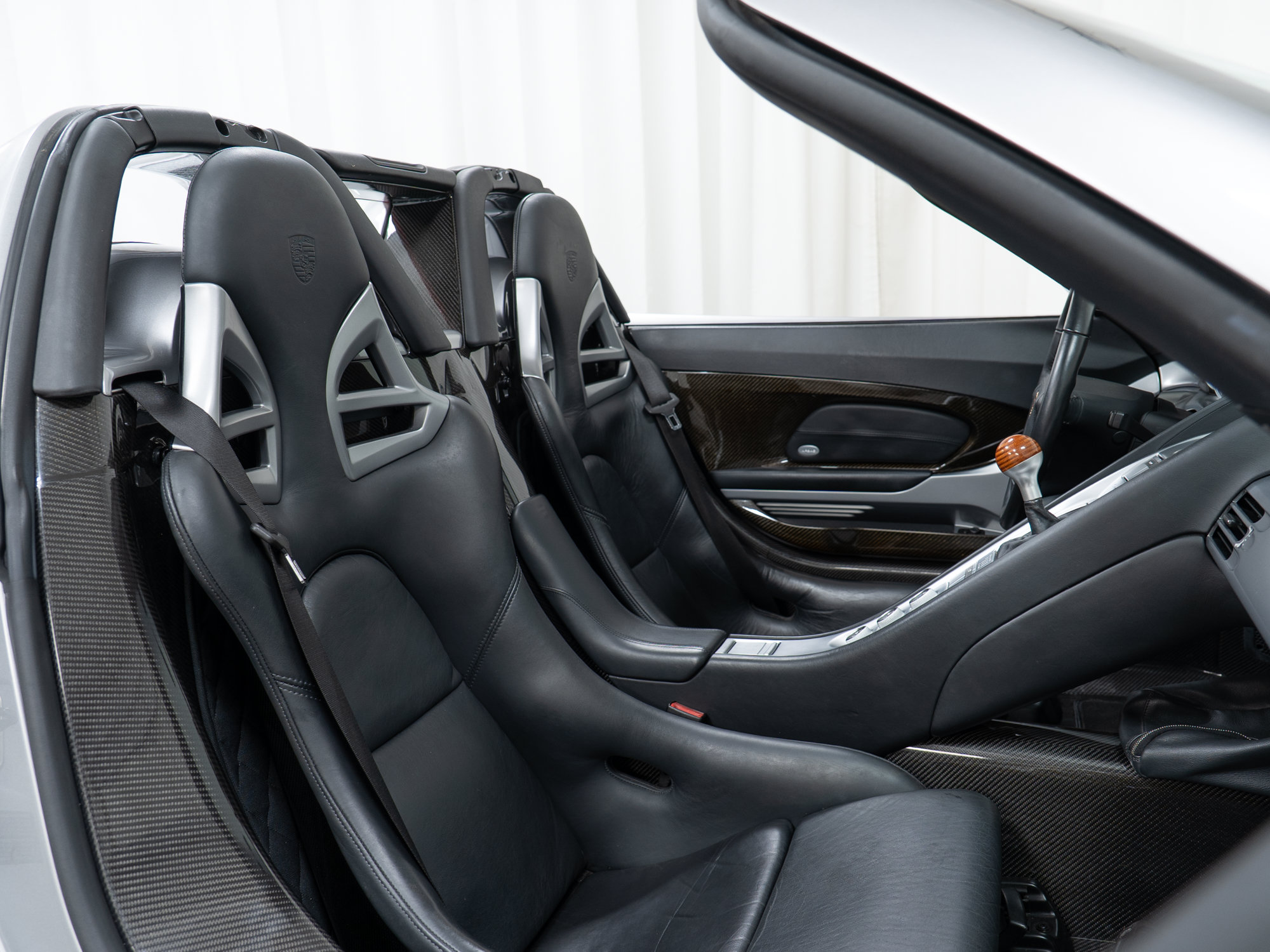 Used 2005 Porsche Carrera GT RWD image 41