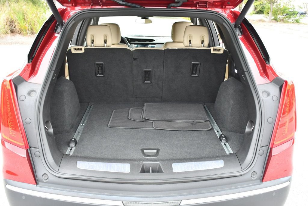 Used 2019 Cadillac XT5 Luxury FWD image 16