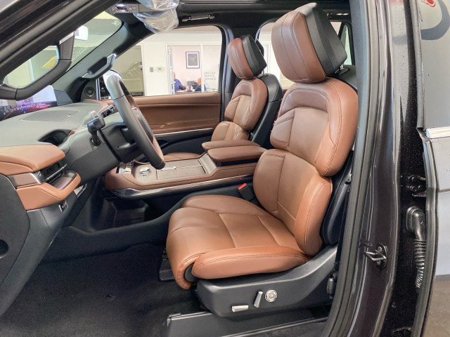 New 2027 Lincoln Navigator L Reserve AWD/4WD image 18