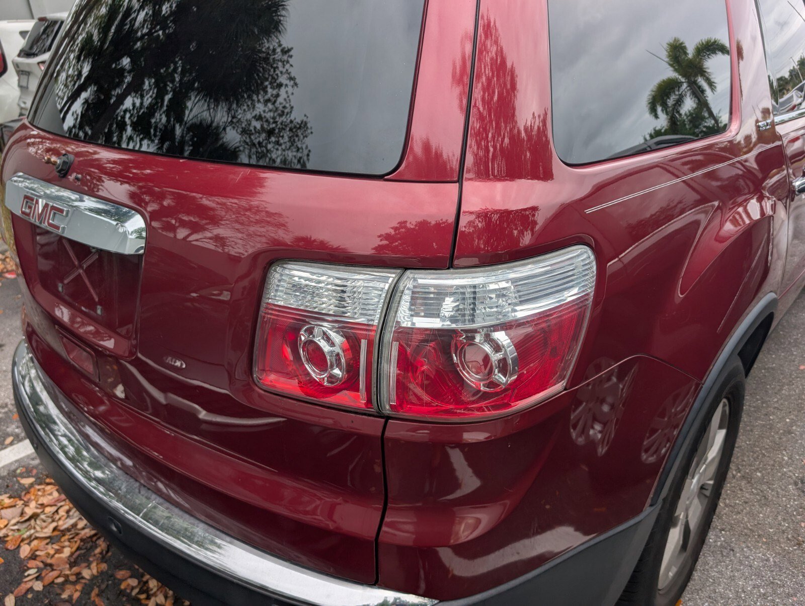 Used 2011 GMC Acadia SLT image 15