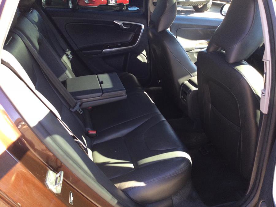 Used 2017 Volvo V60 T5 Cross Country w/ Climate Package image 20