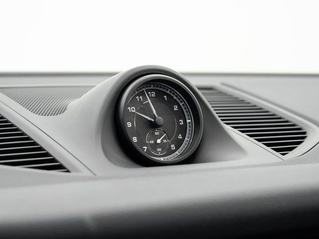 Certified 2025 Porsche Macan AWD/4WD image 16