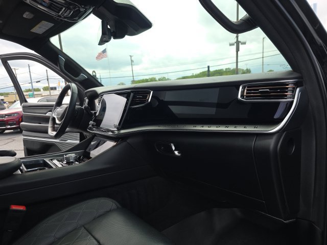 Used 2025 Jeep Grand Wagoneer Series III w/ Rear Seat Video Group 1 AWD/4WD image 47