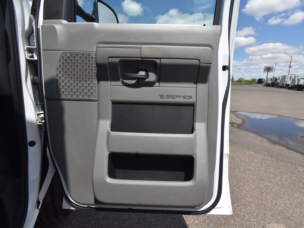 Used 2019 Ford E-350 and Econoline 350 Super Duty w/ Power Windows & Locks Group RWD image 40