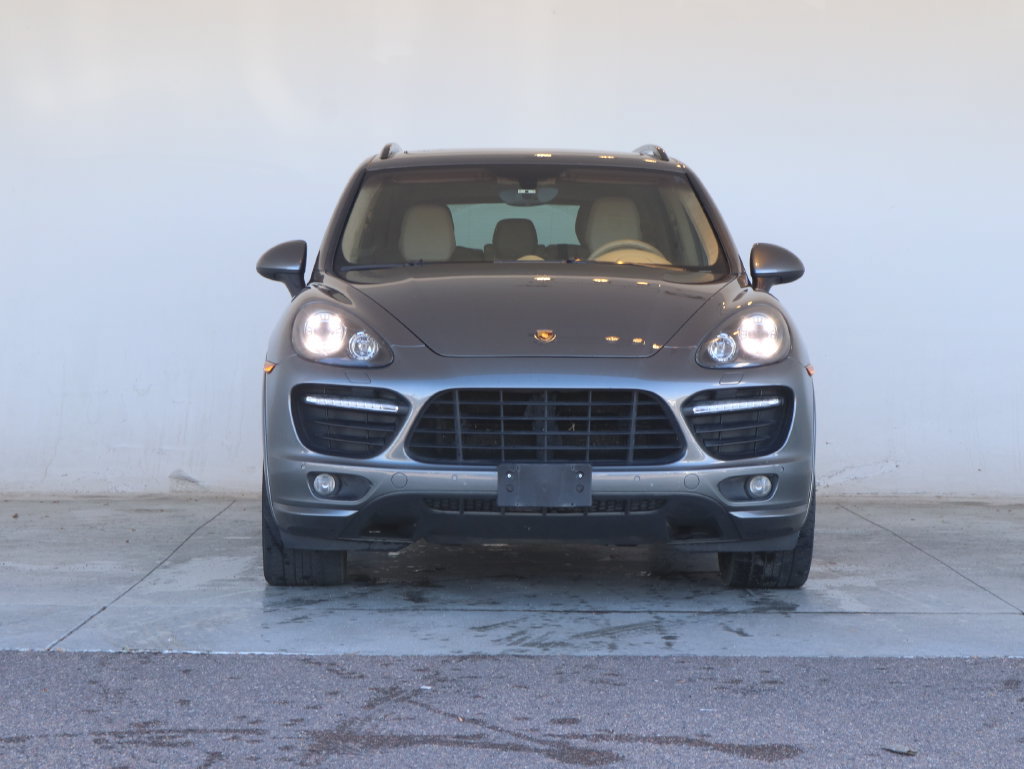 Used 2014 Porsche Cayenne GTS AWD/4WD image 11
