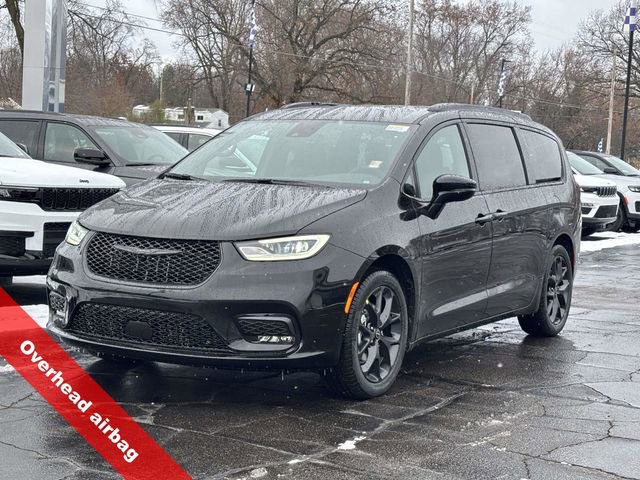 New 2026 Chrysler Pacifica Select image 36