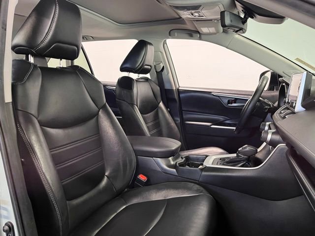 Used 2021 Toyota RAV4 XLE Premium image 10