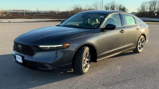 Used 2023 Honda Accord EX image 4
