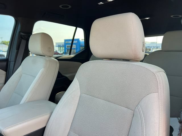 Used 2023 Chevrolet Traverse LT w/ LPO, Cargo Package AWD/4WD image 13