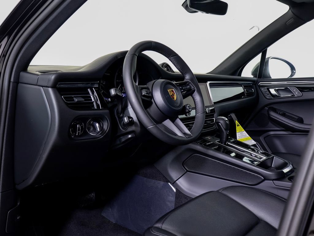 New 2026 Porsche Macan Turbo AWD/4WD image 4