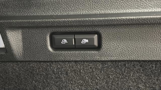 Used 2025 Lincoln Corsair Grand Touring w/ Equipment Group 301A AWD/4WD image 30