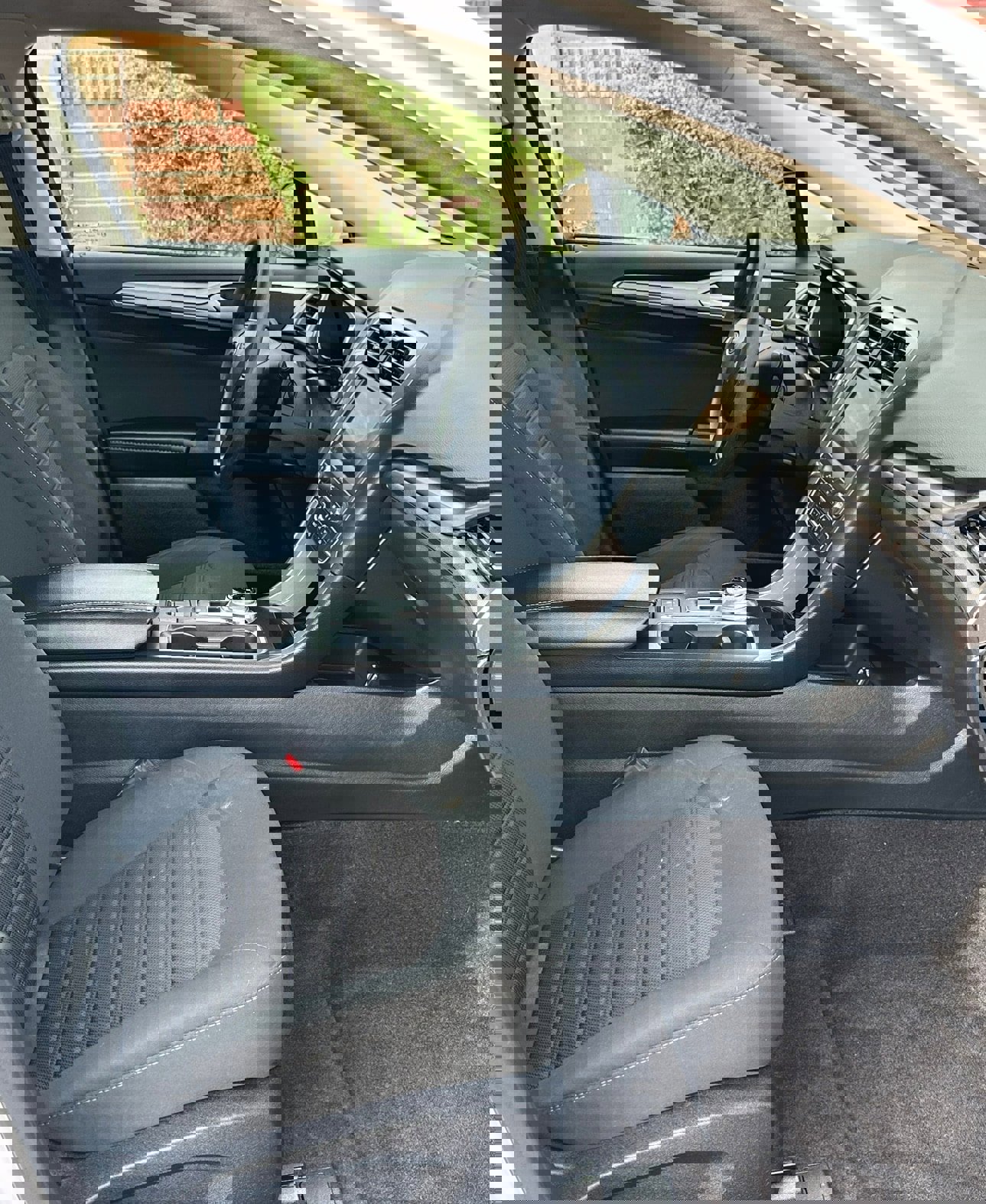 Used 2020 Ford Fusion SE image 10