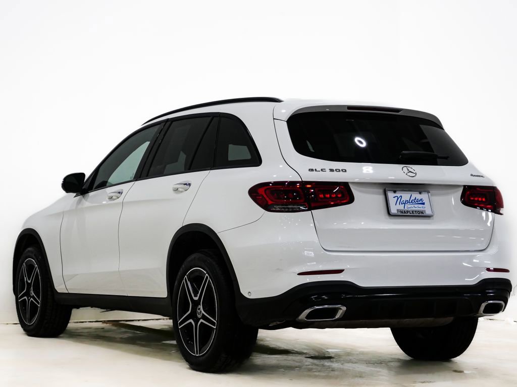 Used 2022 Mercedes-Benz GLC 300 4MATIC w/ AMG Line image 11
