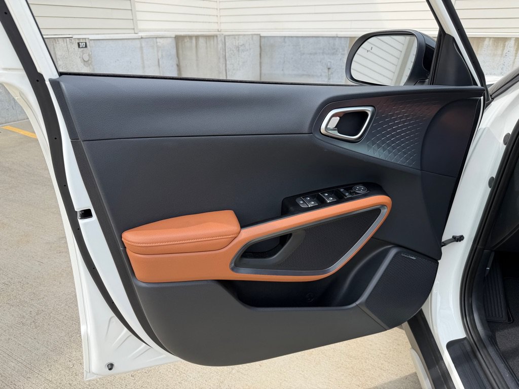 Used 2025 Kia Soul EX FWD image 9
