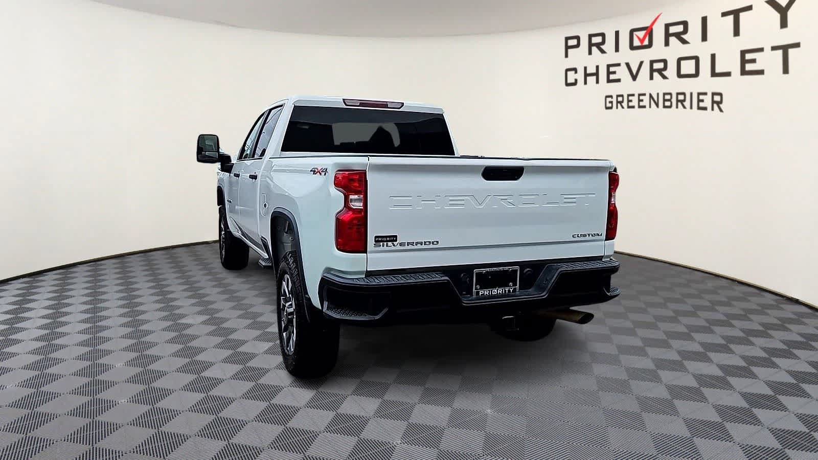 Used 2023 Chevrolet Silverado 2500 Custom w/ Custom Convenience Package AWD/4WD image 7