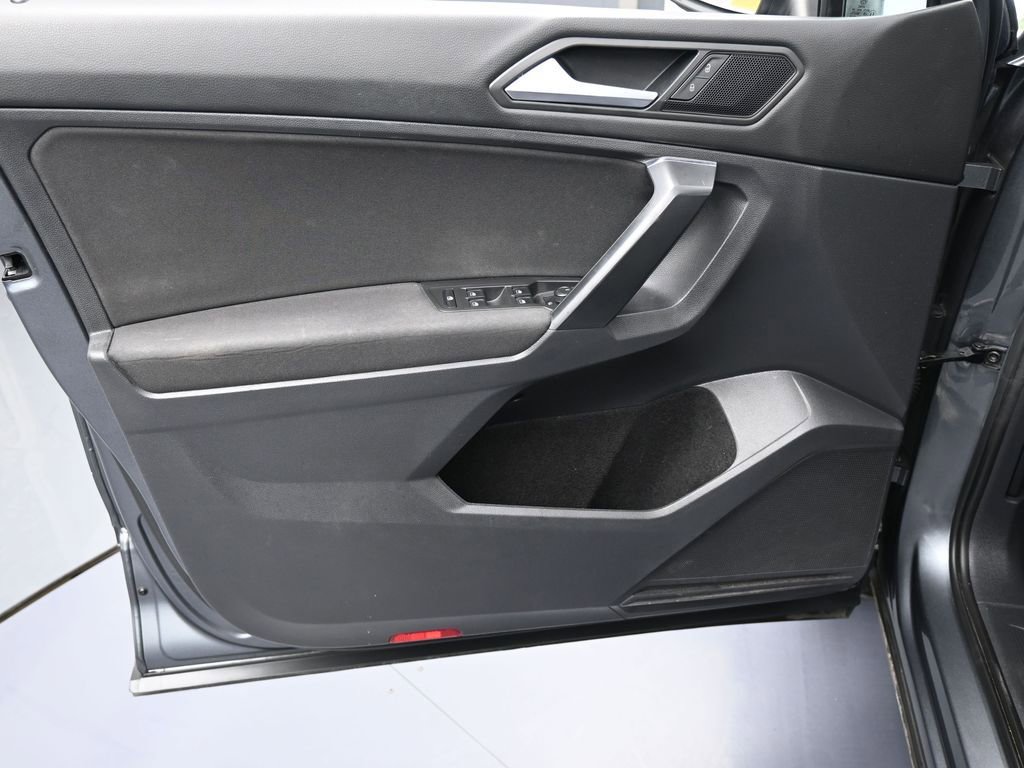 Used 2021 Volkswagen Tiguan S image 24