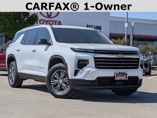 Used 2025 Chevrolet Traverse LT w/ Driver Confidence Package FWD image 2