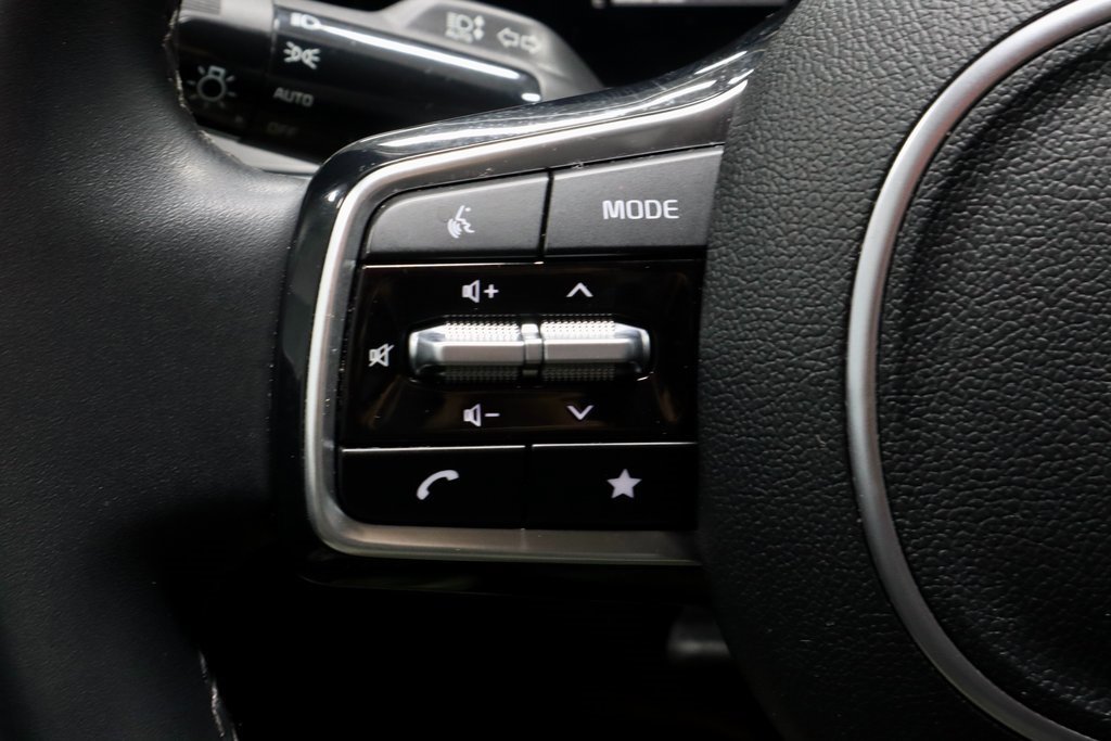 Used 2024 Kia Sorento S image 29