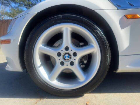 Used 1999 BMW Z3 2.5i RWD image 17