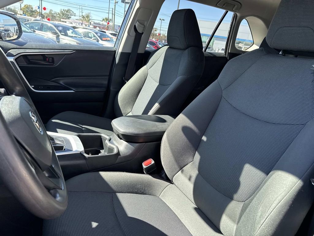 Used 2024 Toyota RAV4 LE image 17