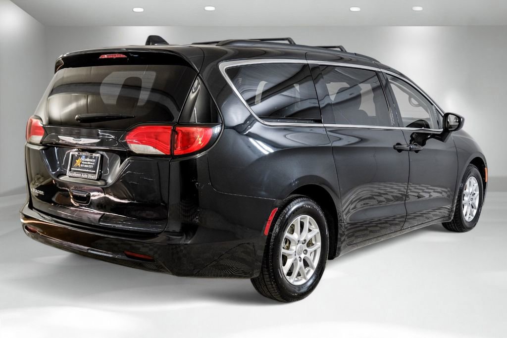 Used 2020 Chrysler Voyager Lxi image 6