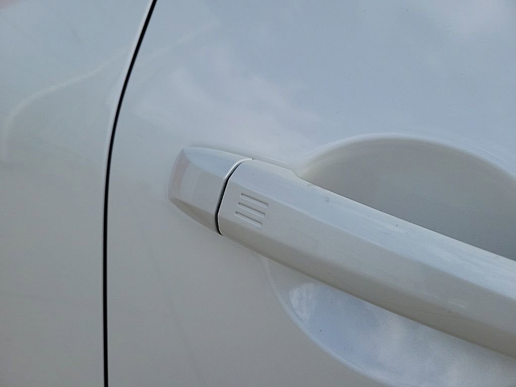 Used 2023 Nissan Pathfinder Platinum w/ Cargo Package image 8