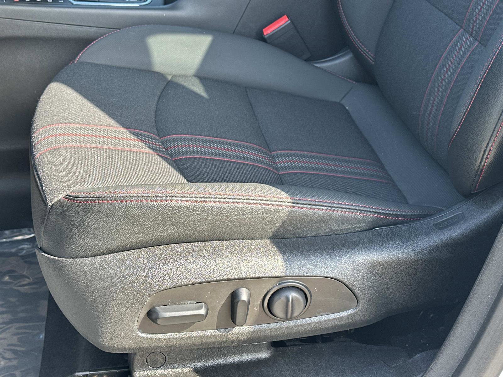 Certified 2023 Chevrolet Equinox RS FWD image 16