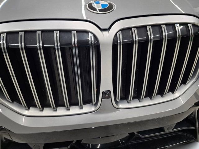 Used 2023 BMW X7 xDrive40i w/ Executive Package image 9