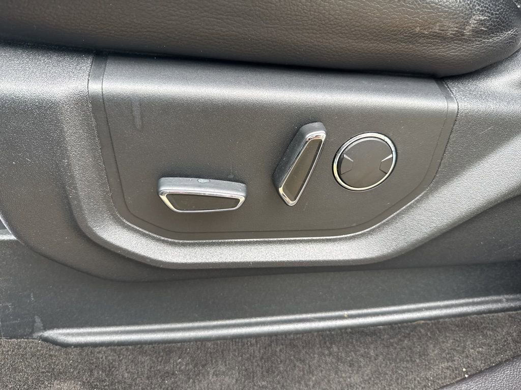 Used 2018 Ford F350 Lariat w/ Chrome Package image 28