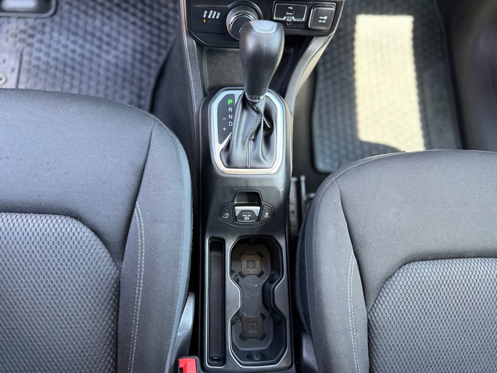 Used 2023 Jeep Renegade Latitude w/ Premium Group AWD/4WD image 17