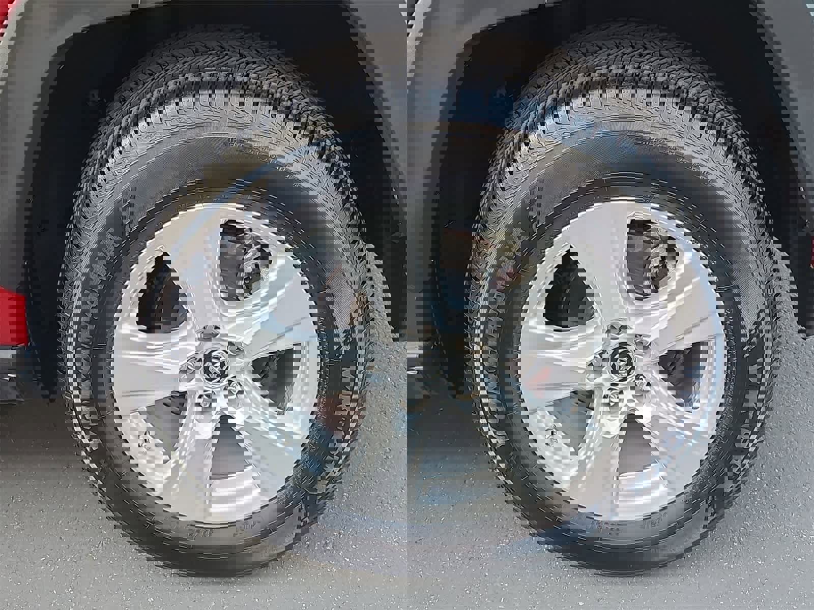 Used 2019 Toyota RAV4 XLE image 12