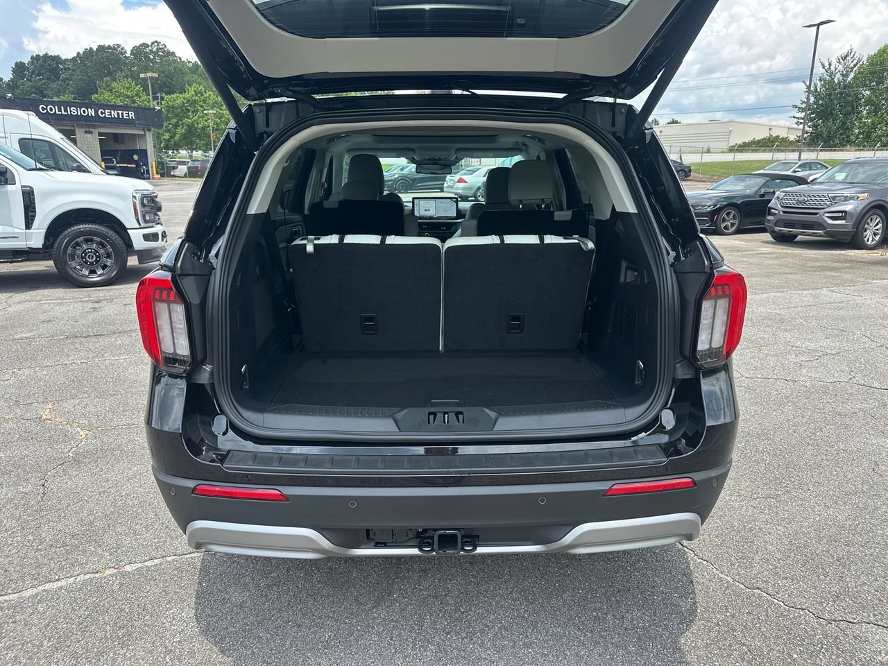 New 2026 Ford Explorer Platinum w/ LUX Leather Package AWD/4WD image 18
