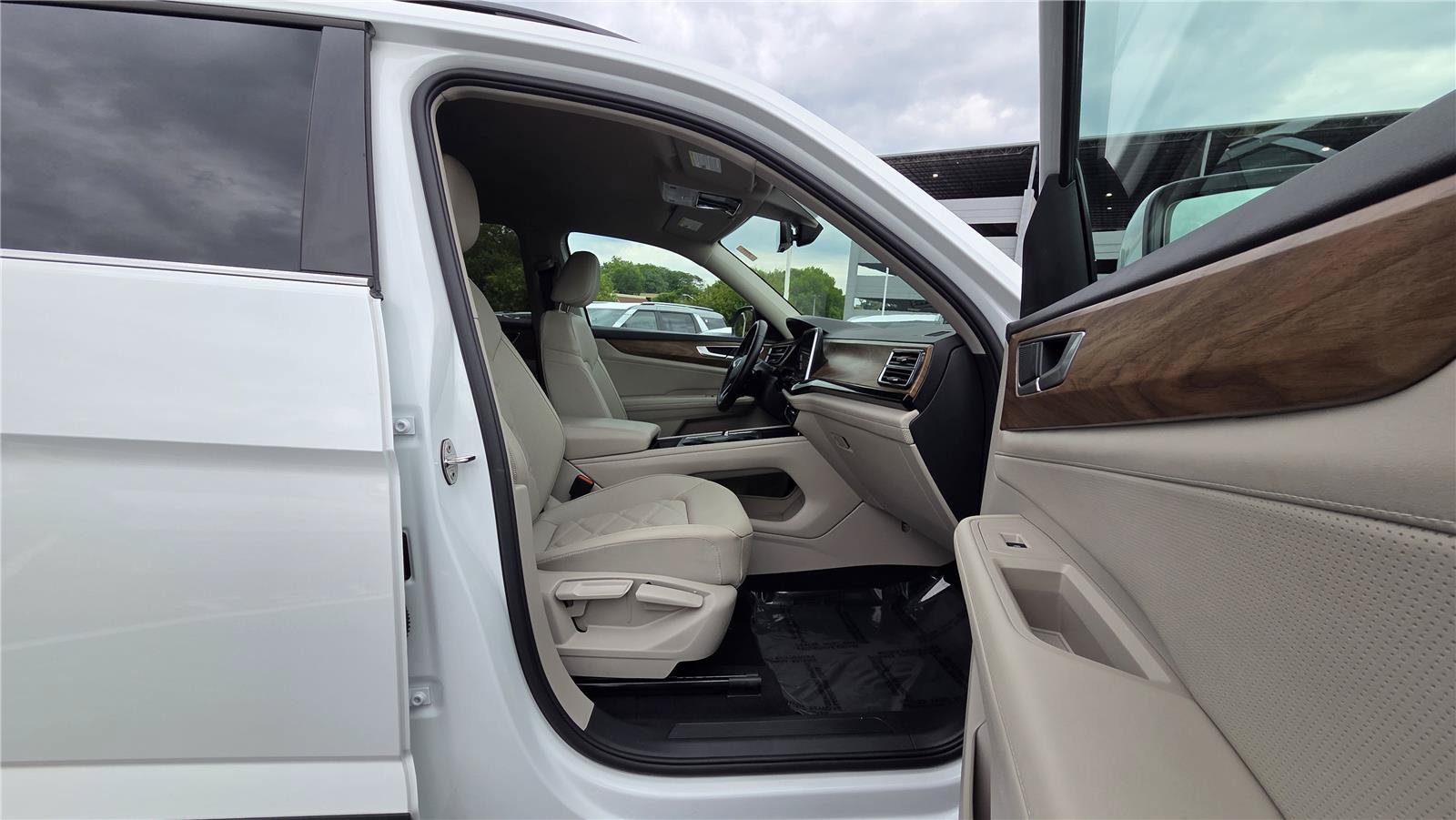 Certified 2026 Volkswagen Atlas SE AWD/4WD image 33