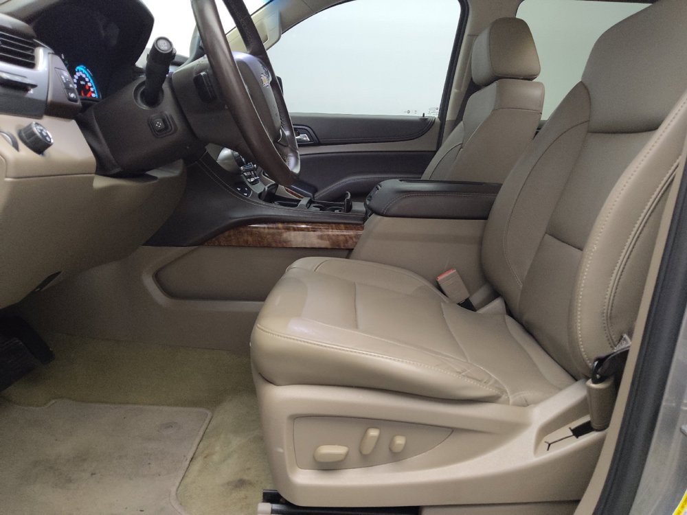 Used 2017 Chevrolet Suburban Premier RWD image 17