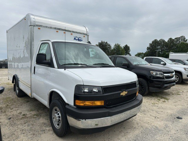 New 2026 Chevrolet Express 3500 w/ Power Convenience Package RWD image 9