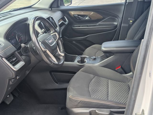 Used 2021 GMC Terrain SLE w/ Elevation Edition image 12