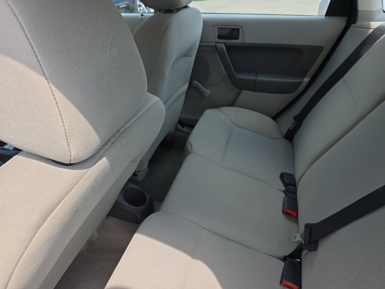 Used 2011 Ford Focus S FWD image 5