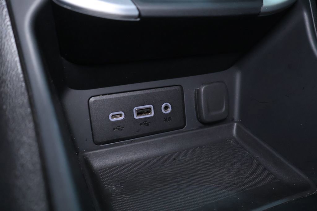 Used 2024 GMC Terrain SLE image 33