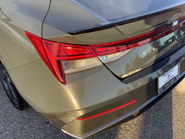 Certified 2025 Hyundai Elantra SEL image 23