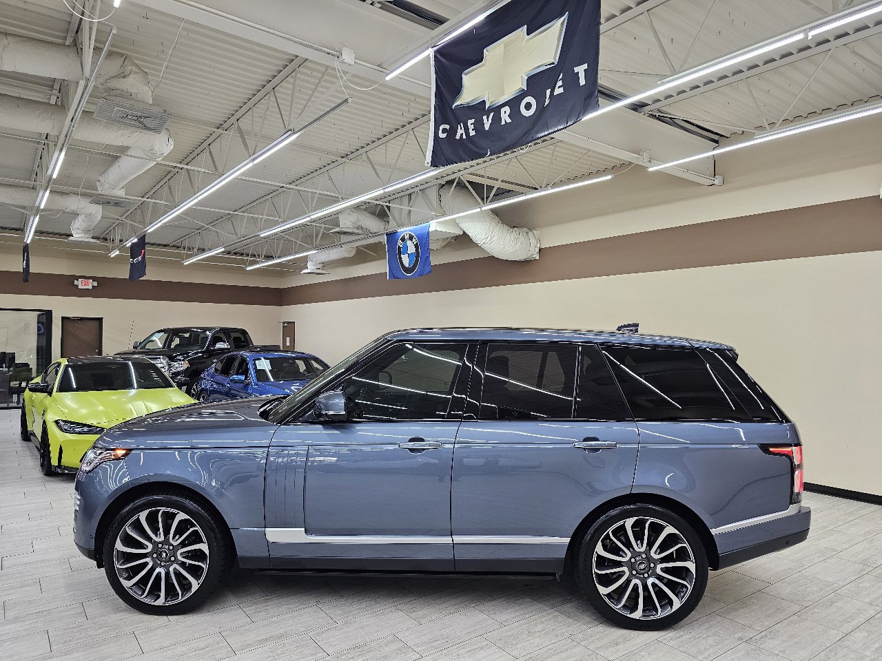 Used 2019 Land Rover Range Rover Autobiography image 9