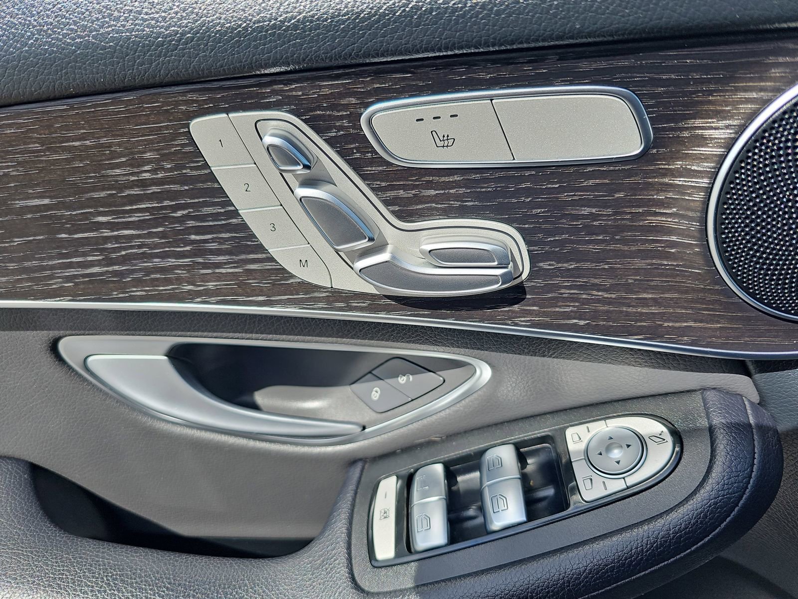 Used 2022 Mercedes-Benz GLC 300 image 33