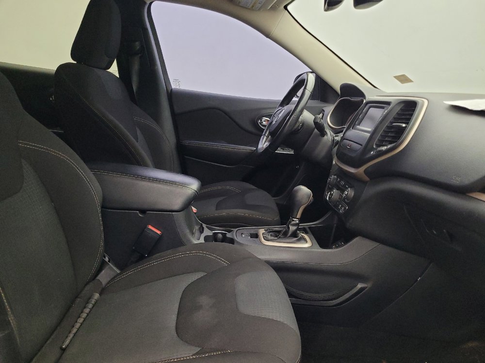 Used 2016 Jeep Cherokee Latitude w/ Comfort/Convenience Group image 21