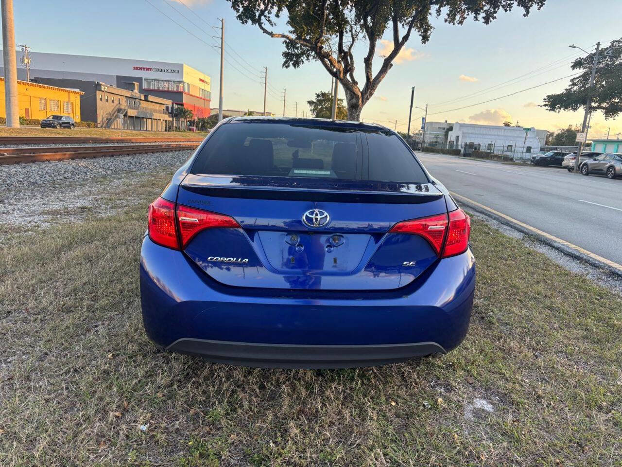 Used 2019 Toyota Corolla SE FWD image 6