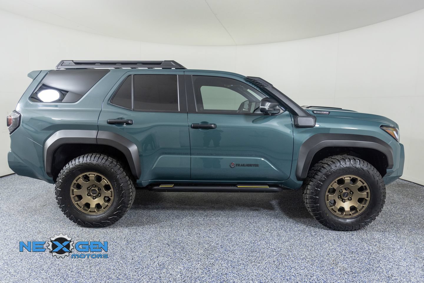 Used 2025 Toyota 4Runner Trailhunter AWD/4WD image 8