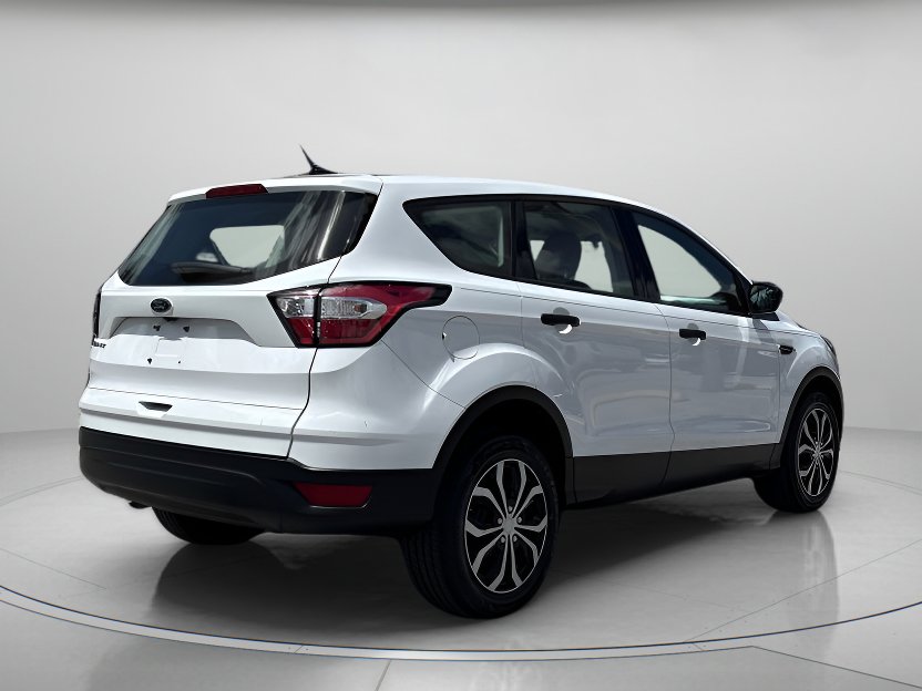 Used 2018 Ford Escape S image 3