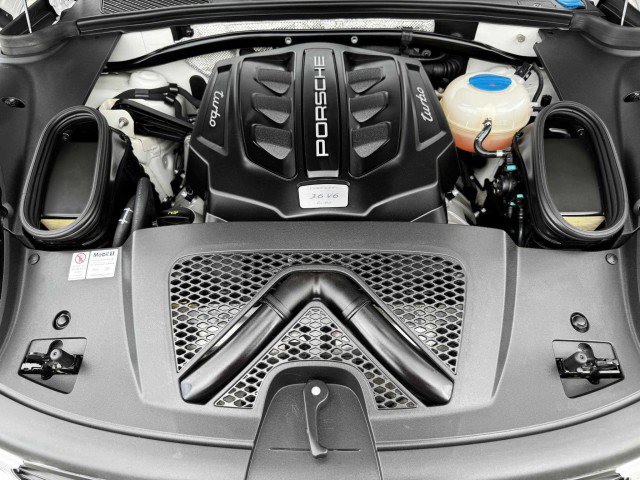 Used 2017 Porsche Macan Turbo image 60
